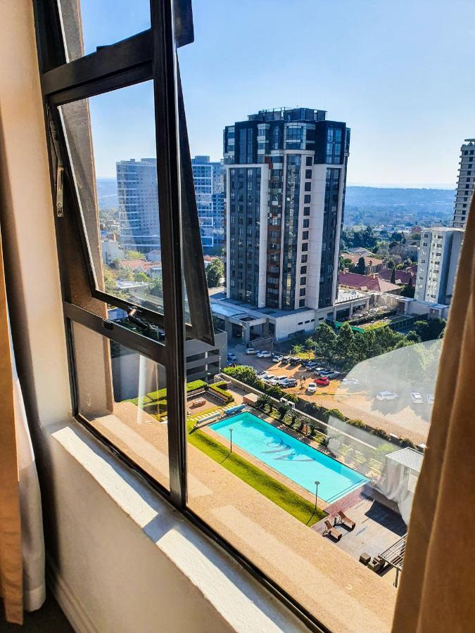 Westpoint Sandton Skyline Apartment Johannesburgo Exterior foto